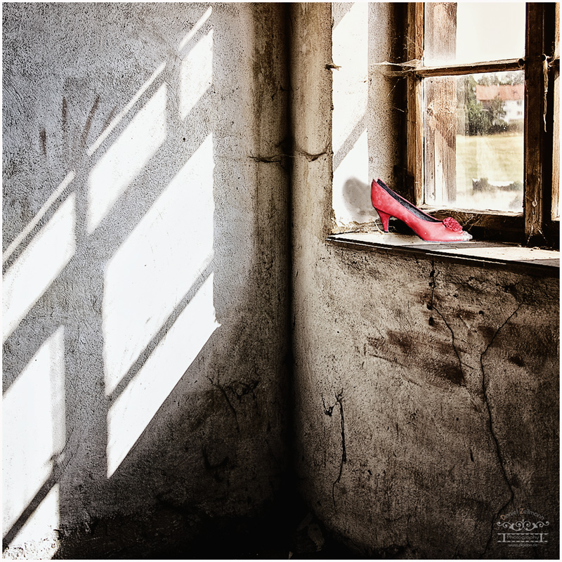 red shoe