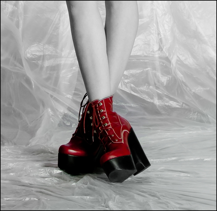 RED SHOES