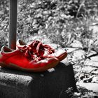 [red shoes]