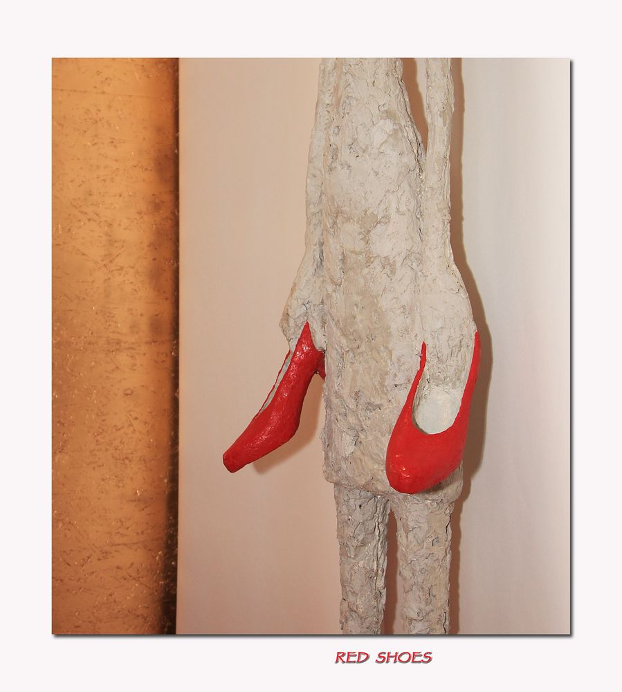 [ red shoes ] . . . mianki gallery 3