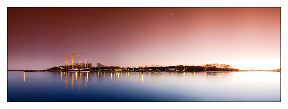 Red Sky at Night - [Passat - Travemünde]