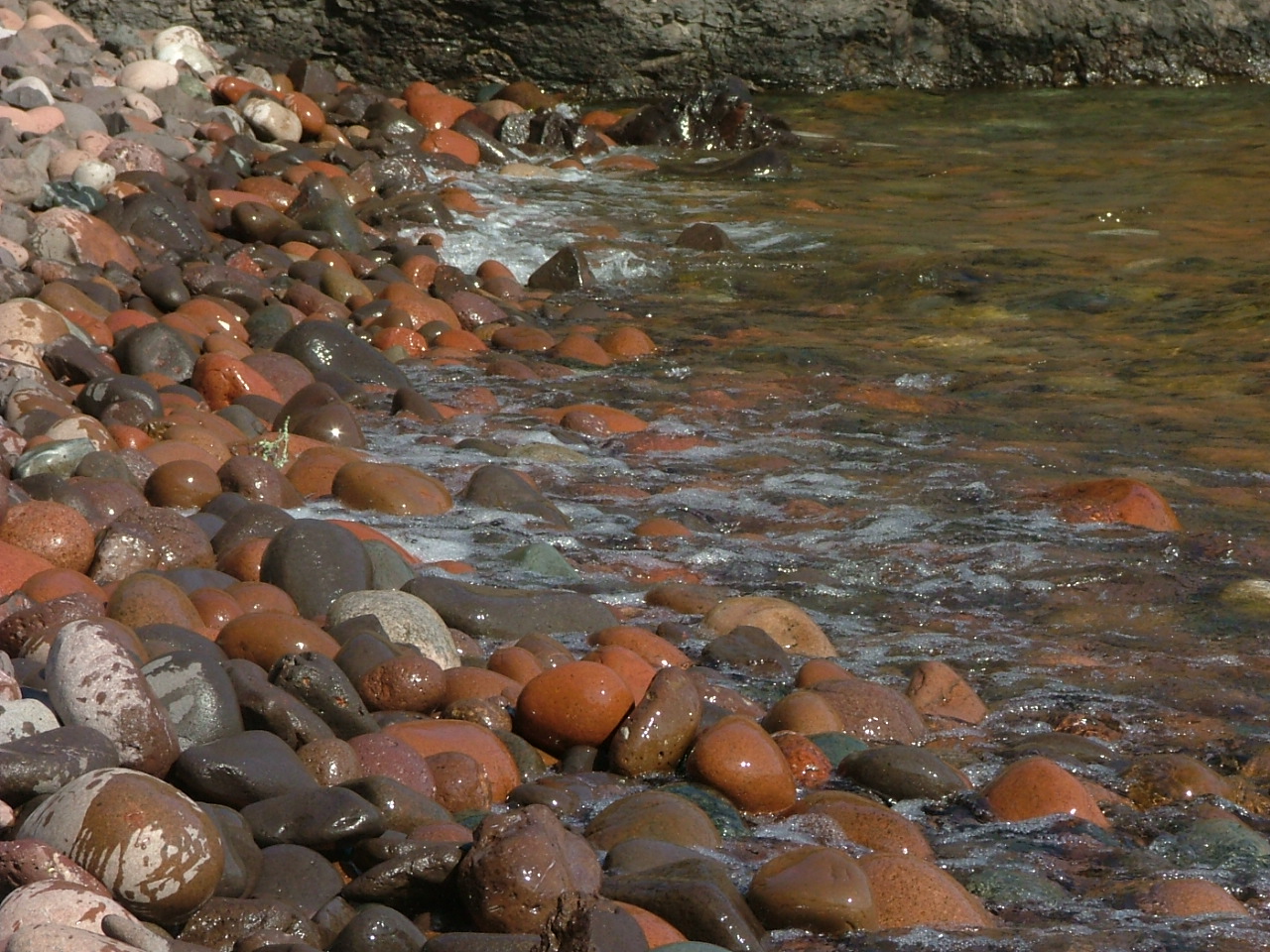 Red Stones - Naturschutzpark Tetteguchi