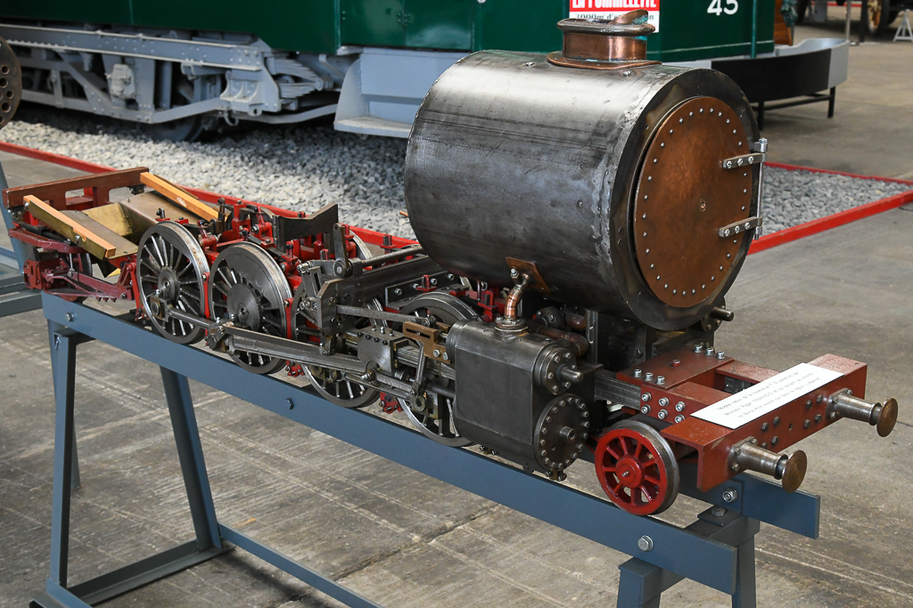 Reduziertes Modell der Lokomotive T 5