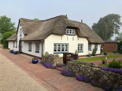 Reetdachhaus in Nebel auf Amrum