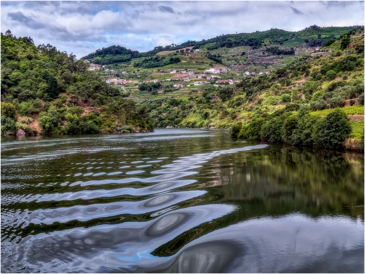 Reflecting Waves Douro-Porto 