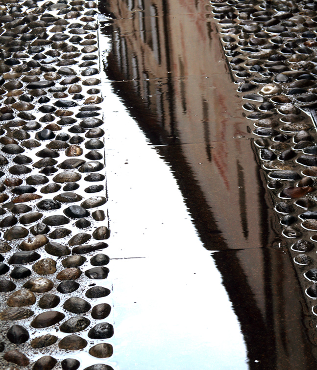 Reflection in the historic centerI