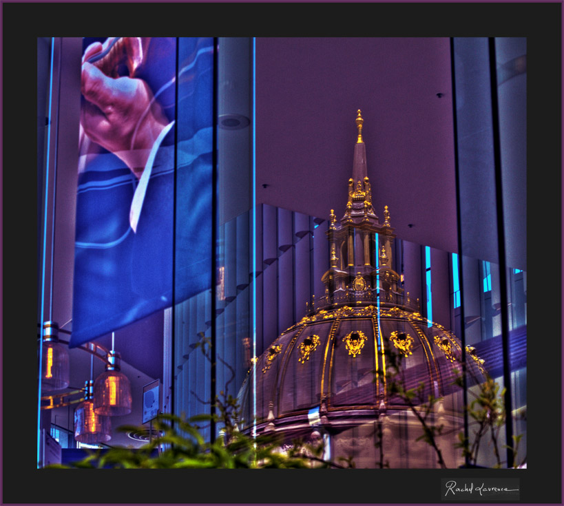 Reflections of the town hall of San Francisco