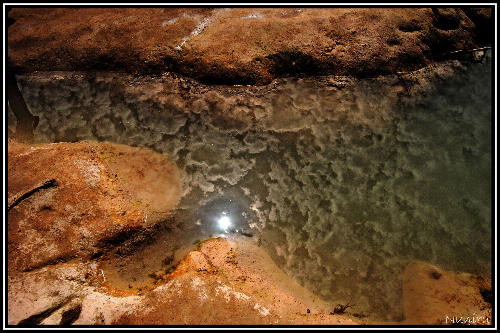 Reflejo del sol en las aguas de Ruidera