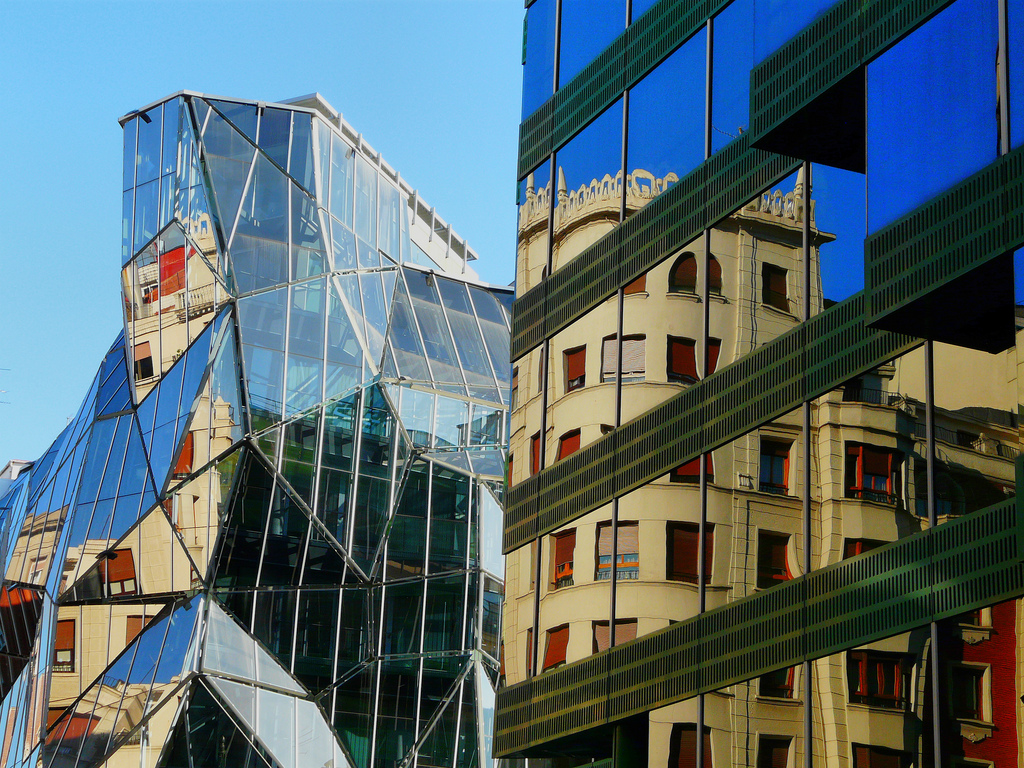 Reflejos de un Bilbao acristalado