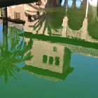 Reflejos en La Alhambra de Granada.