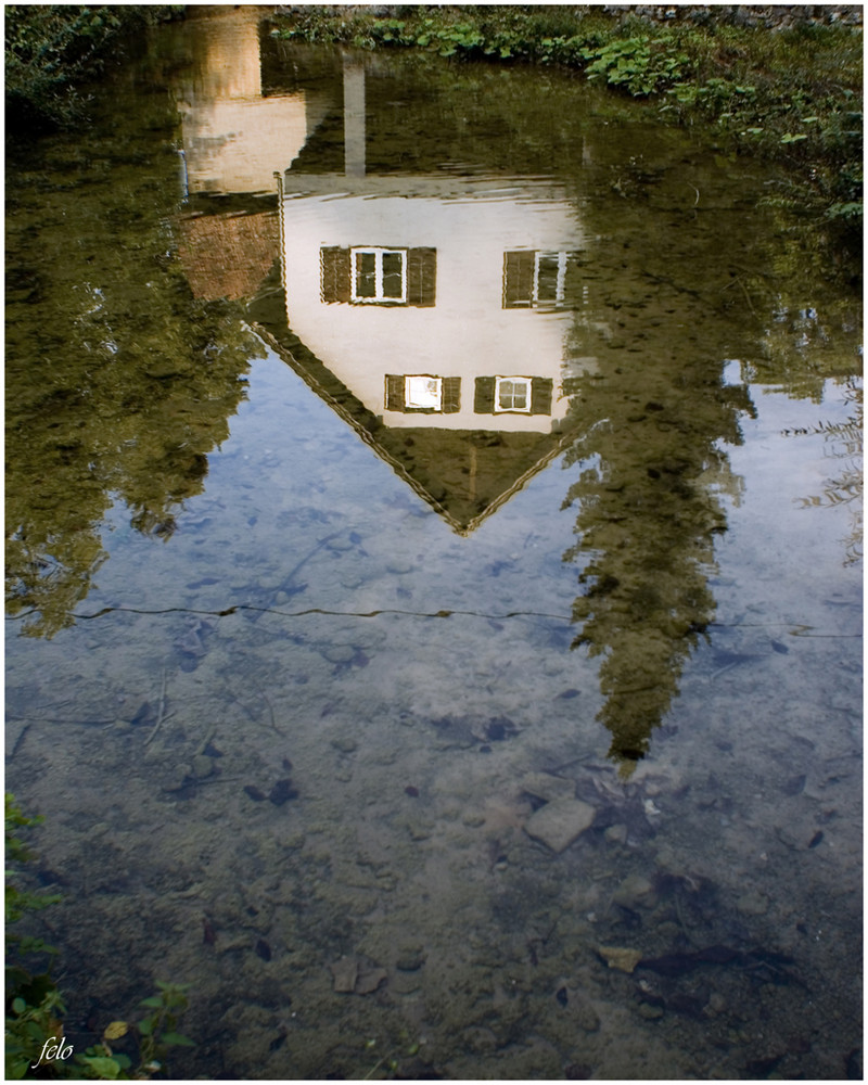 REFLEJOS SOBRE EL RIO KORANA