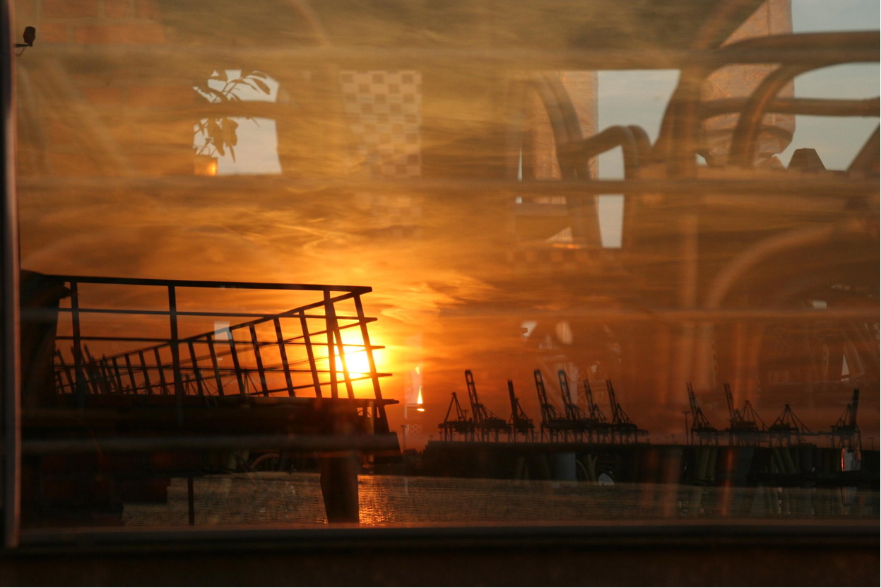 Reflektion Hamburger Hafen_2