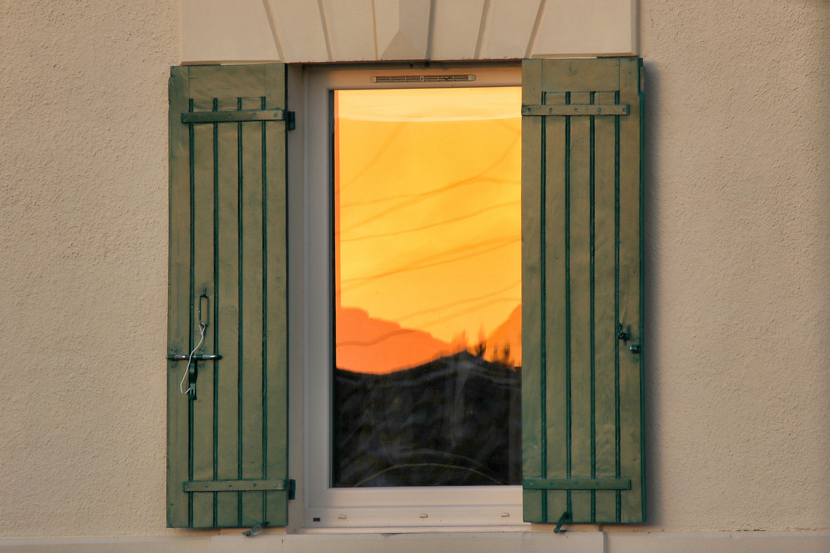 reflet dans la vitre ( hier matin ) !