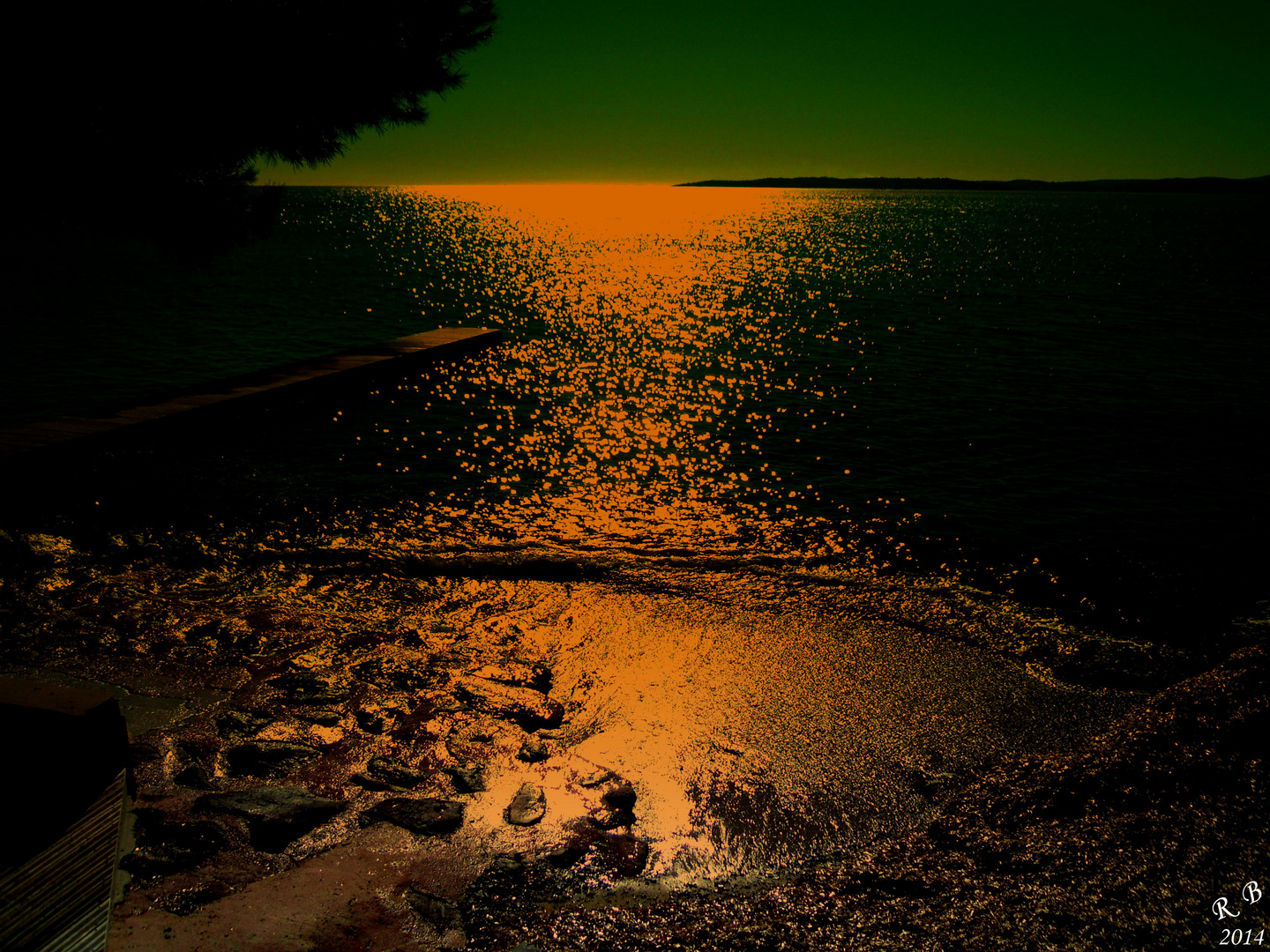 REFLET DE LUNE SUR LA MER