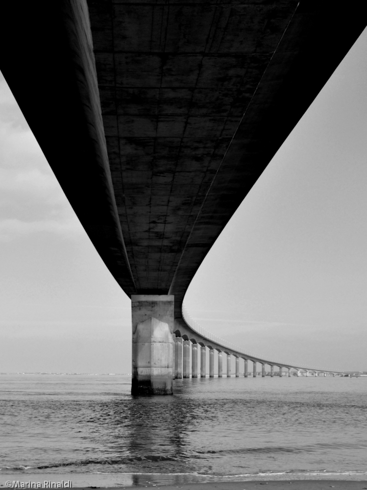 Reflet d'une liaison entre Ré et continent