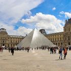 Reflet pyramidal dans le ciel