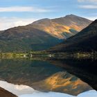 reflet sur le loch EIL, pres de fort william!