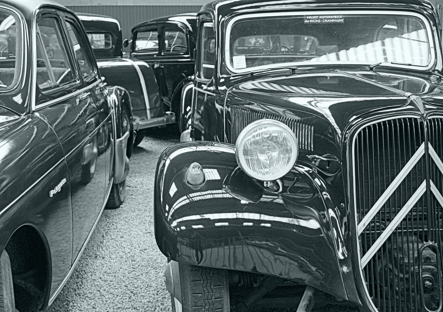  Reflets au musée automobile de Reims