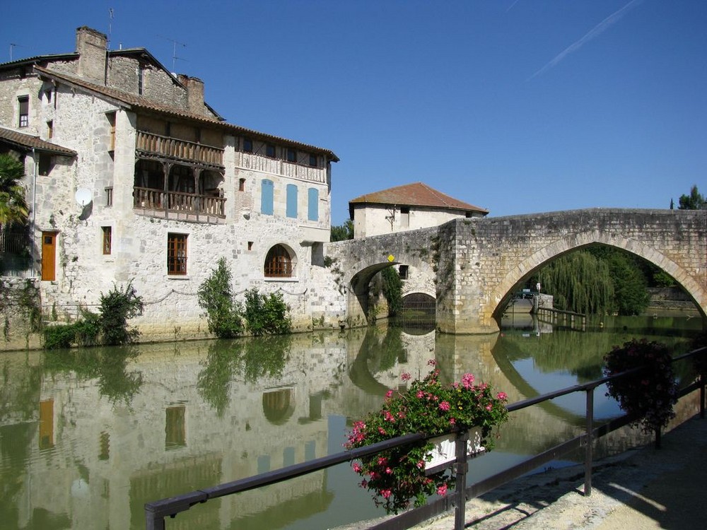 reflets dans la Baïse à Nérac (47)