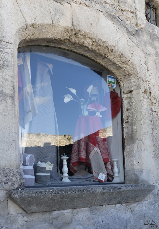 Reflets dans la vitrine