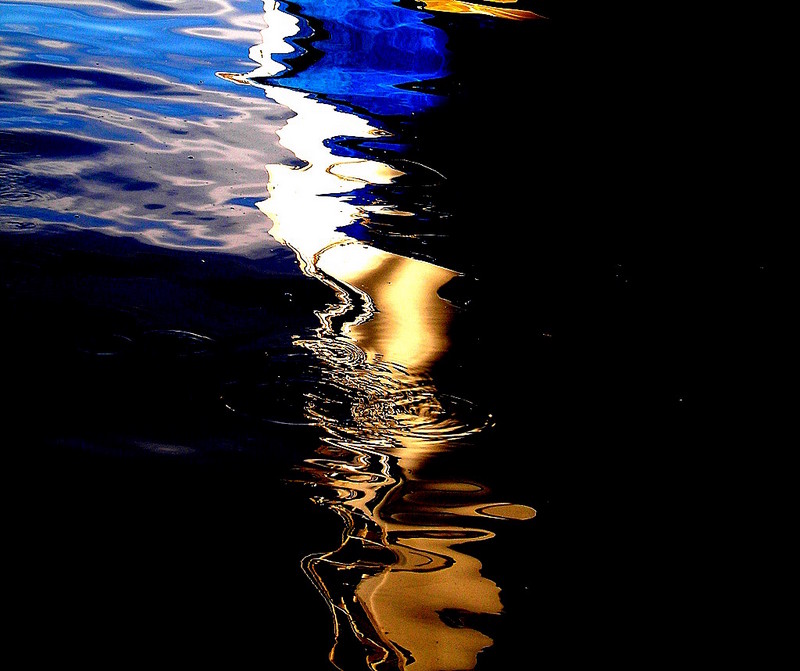 reflets dans le port de Toulon....