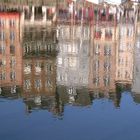 reflets dans le Vieux-Bassin à Honfleur