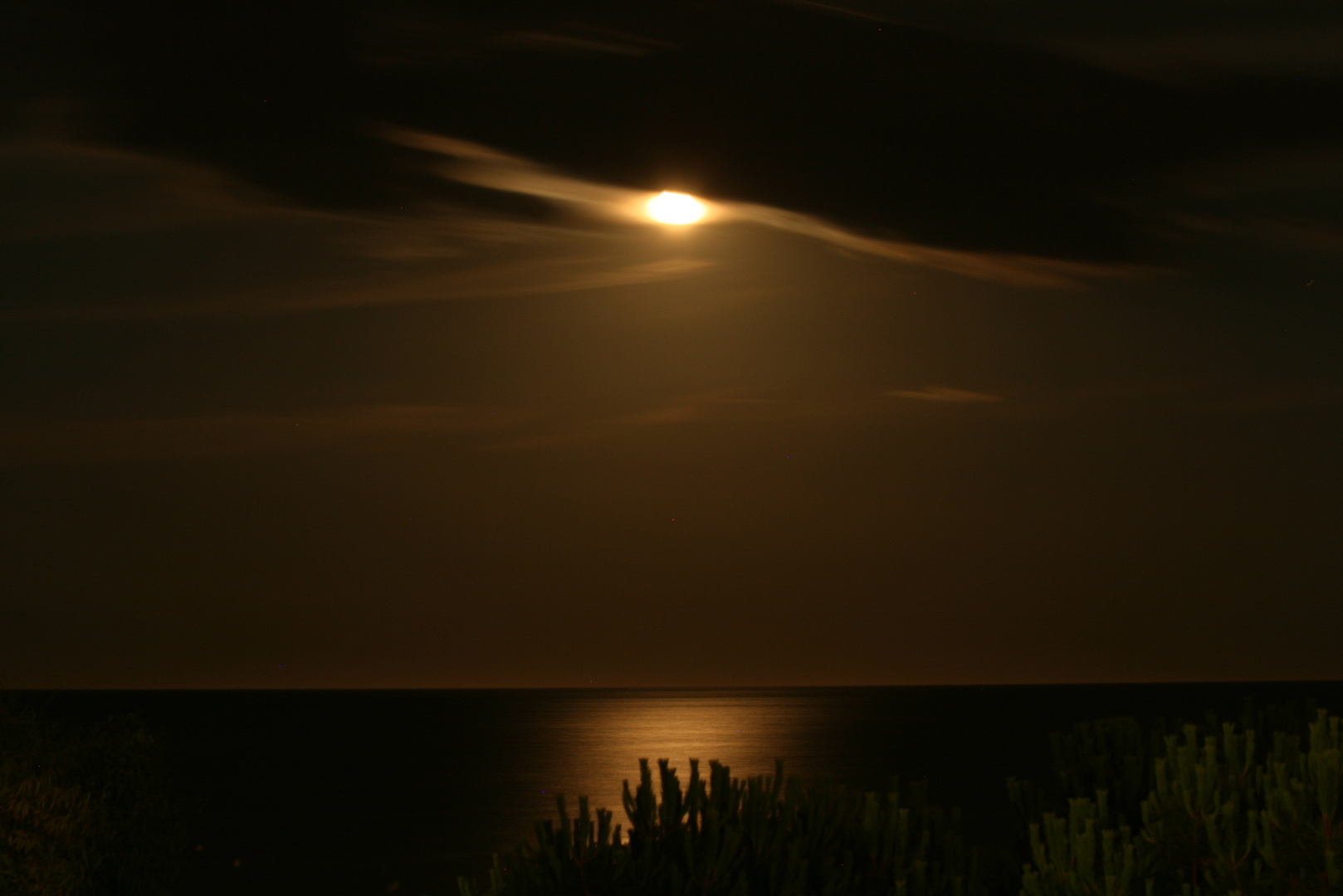 Reflets de lune sur la Méditerranée