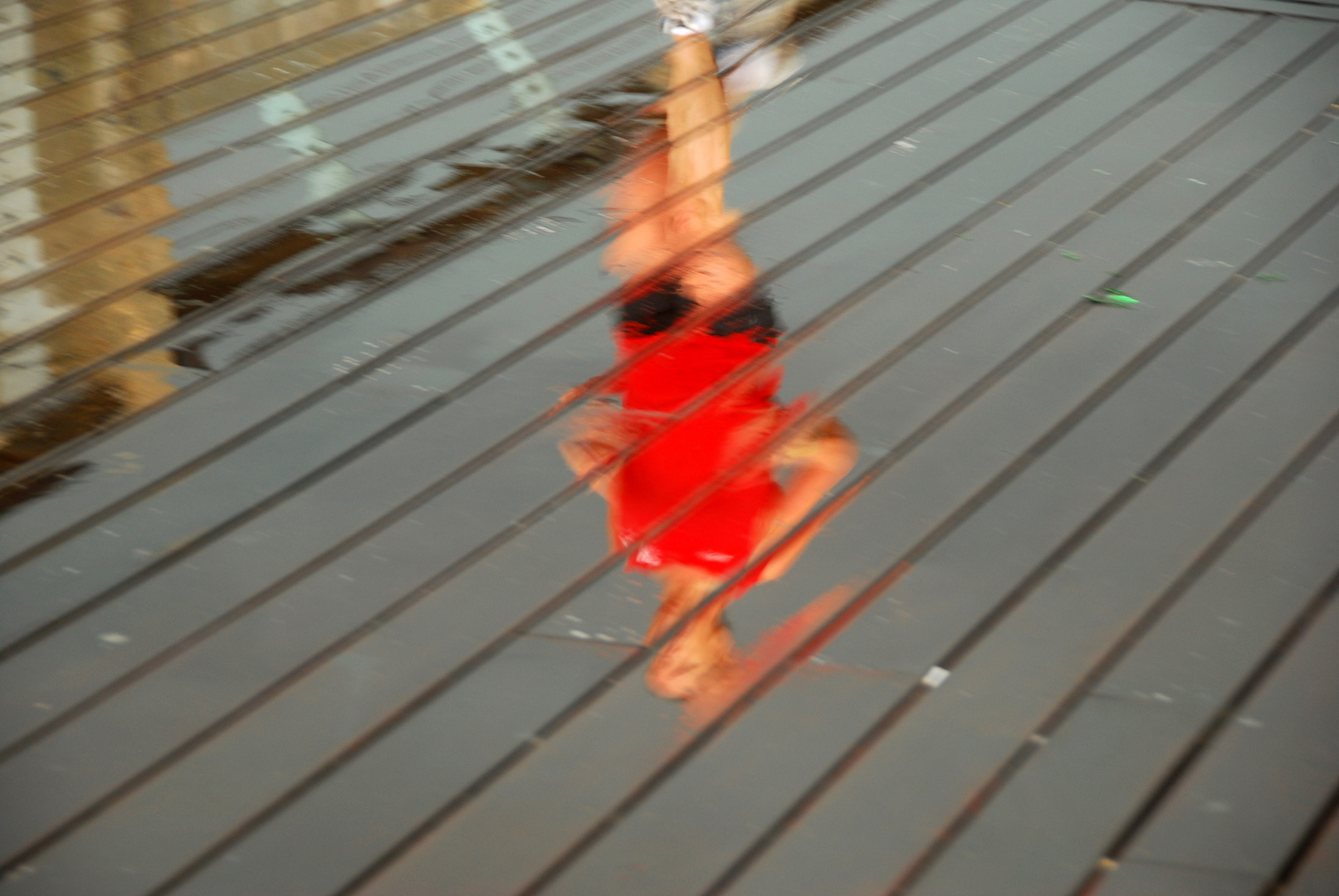 reflets, par un jour d'orage au port de Tel Aviv