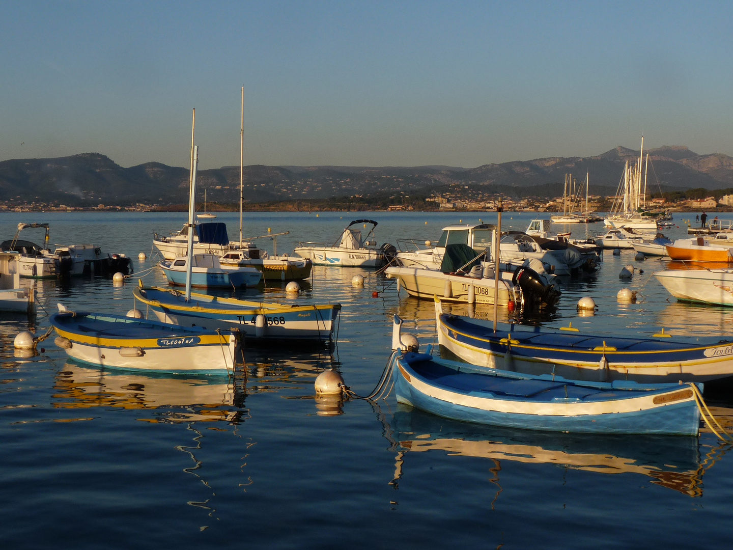 Reflets - Pointus - Port du Brusc