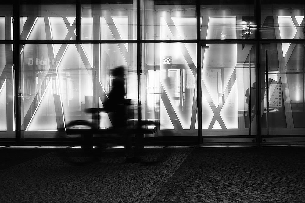 Reflexion Foto & Bild | experimente, streetfotografie mit menschen ...