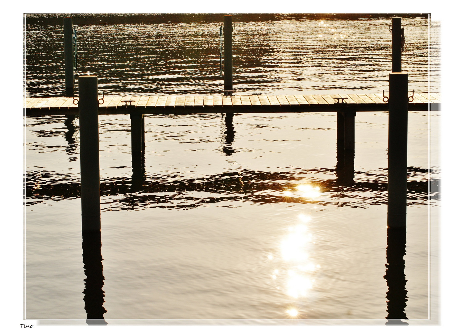 reflexion im sonnenuntergang