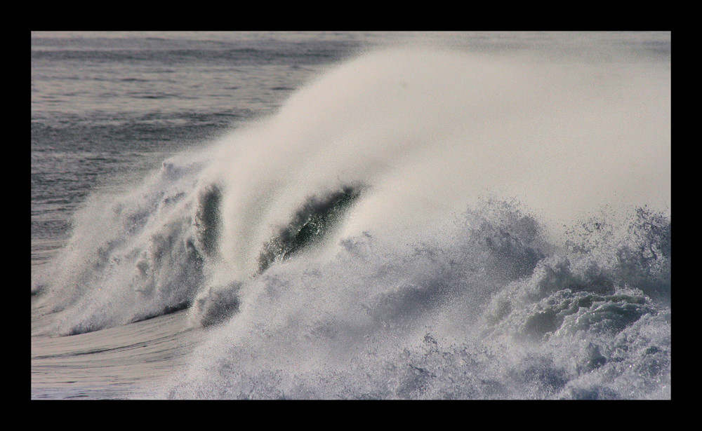 Reflexions .....Wave in Marocco...