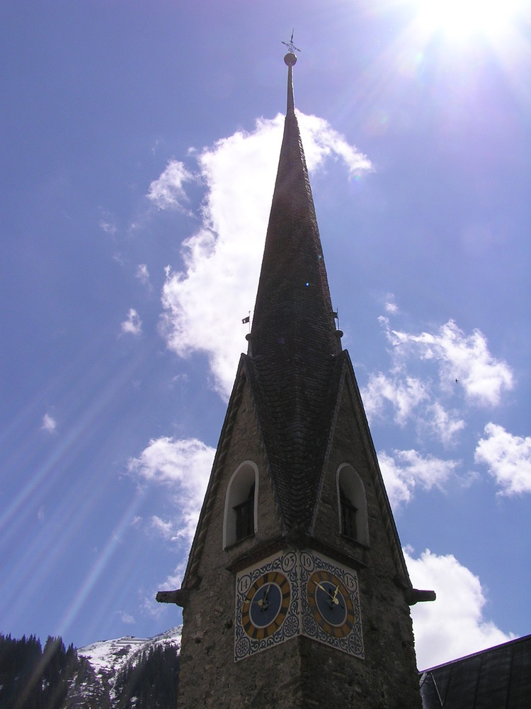 Reformierte Kirche (1493) in St. Antönien, Graubünden Foto & Bild