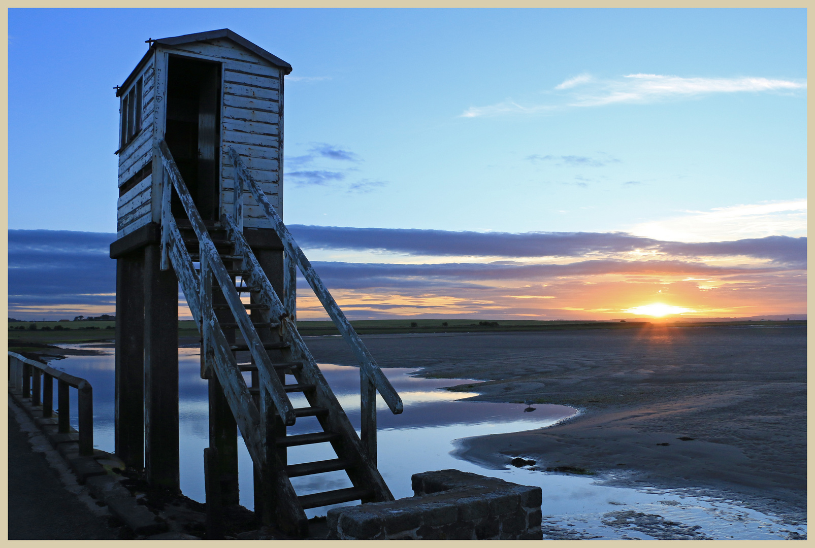 refuge cabin holy island causeway