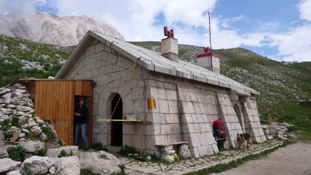 Refugio Garibaldi 2230 m unterhalb des Corno Grande von 1886