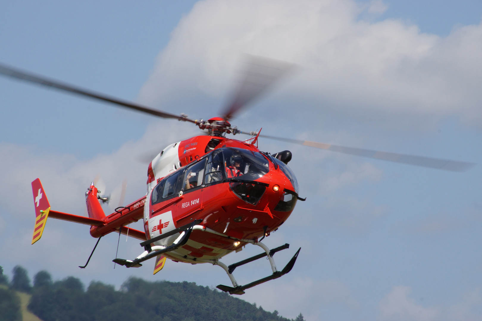 REGA-Helikopter-ec-145 - Anflug