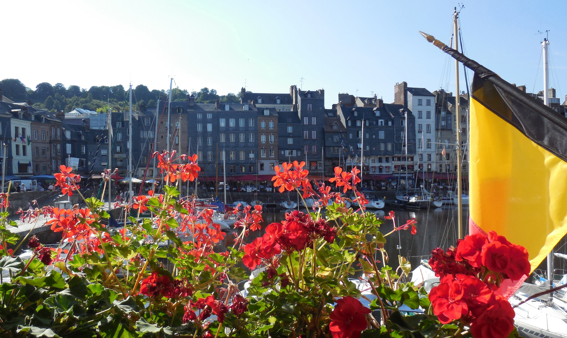 REGARD SUR LE PORTD' HONFLEUR (2)