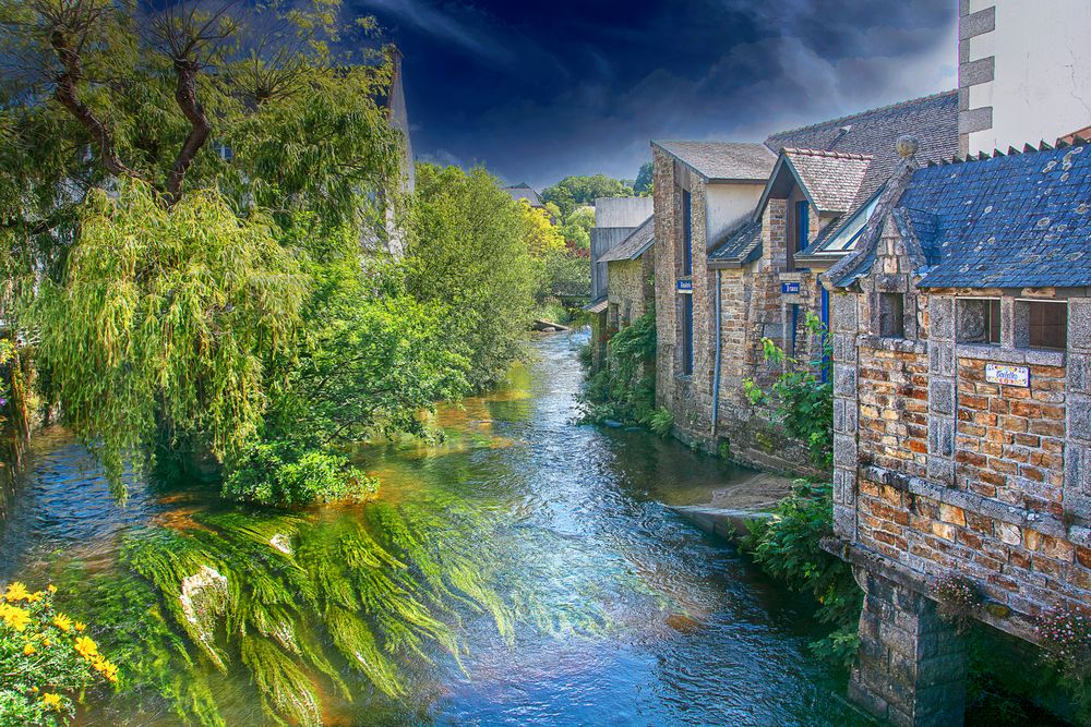 Regard sur pont aven