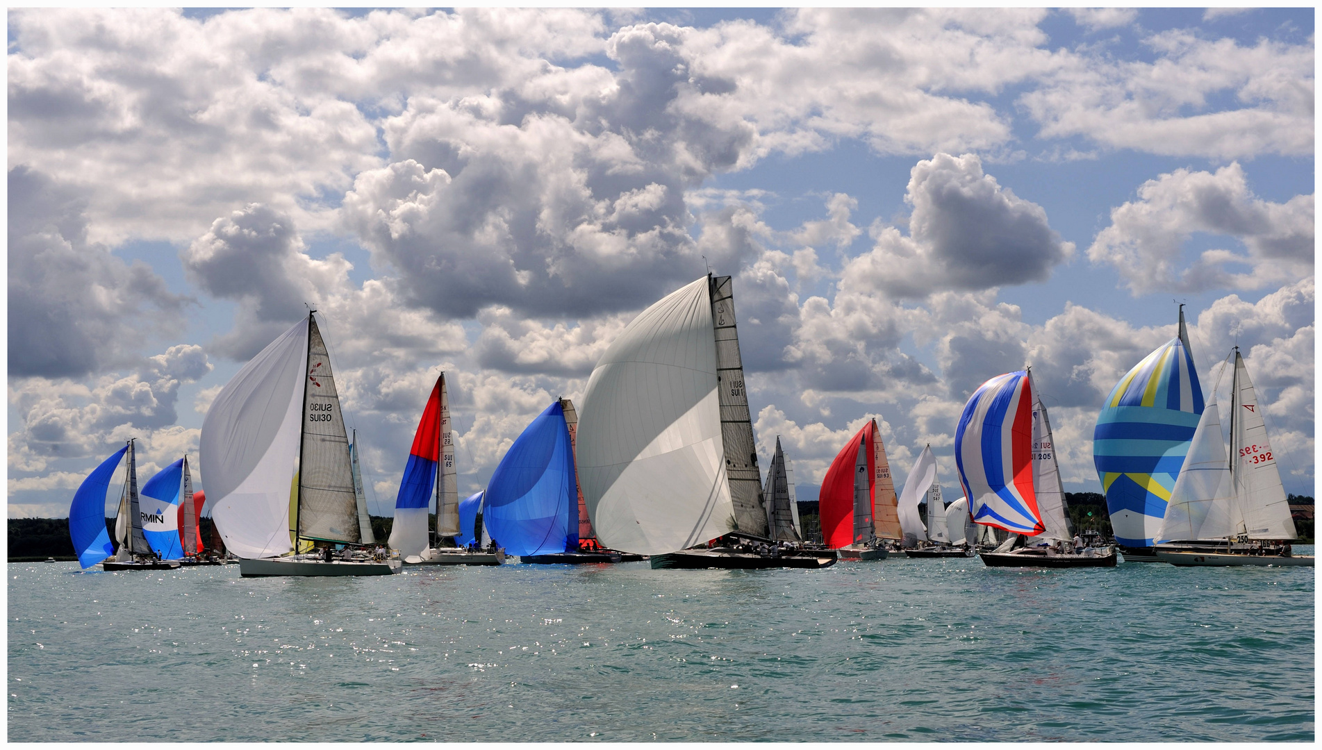 Régate sur le lac de Neuchâtel ...