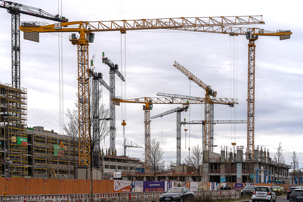 Rege Bautätigkeit rund um den Hauptbahnhof von Berlin