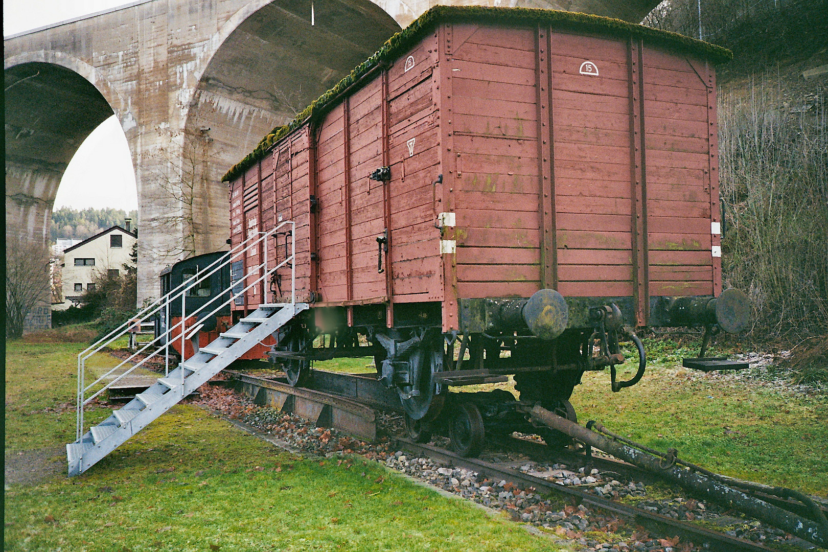 Regelspur-Güterwagen beim Umsetzen...