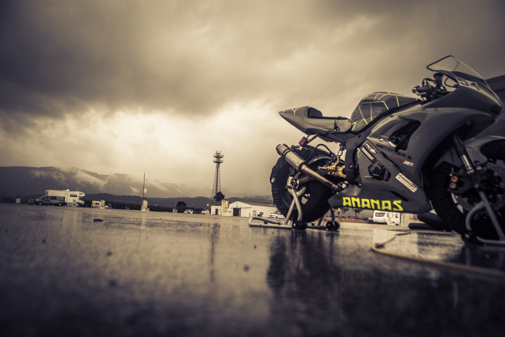 Regen am Circuit de Calafat