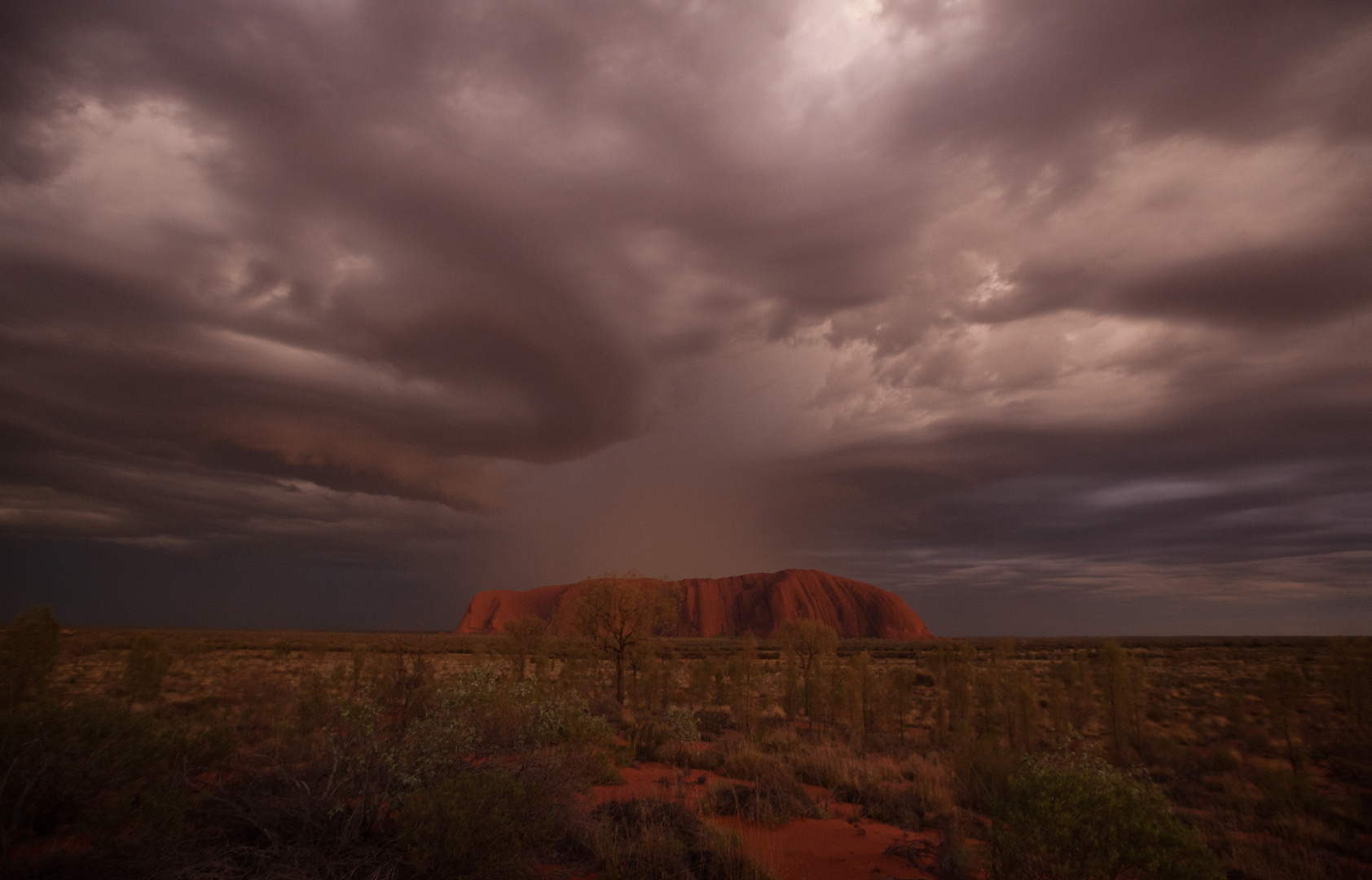 Regen am Uluru - 1