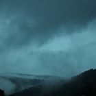 Regen auf die und Wolken aus den sauerländischen Wäldern