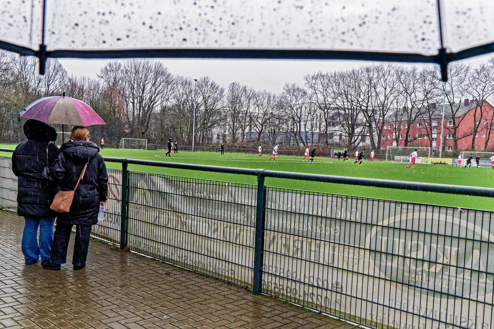 Regen beim Fußballspiel