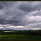 regen, der himmel ist zum platzen schwer