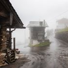 regen im bergdorf