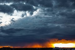 Regen im Sonnenuntergang