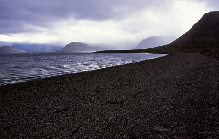 Regen in den isländischen Westfjorden