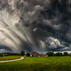 regen, sonne und dunkle wolken